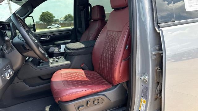 2025 GMC Sierra 2500HD AT4