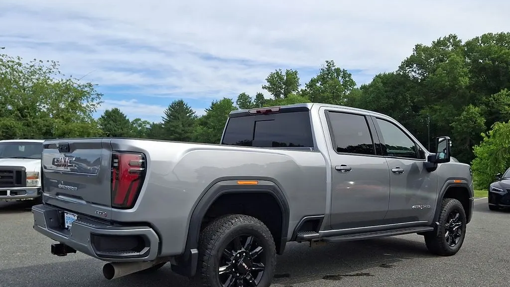 2025 GMC Sierra 2500HD AT4