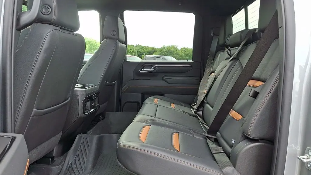 2025 GMC Sierra 2500HD AT4