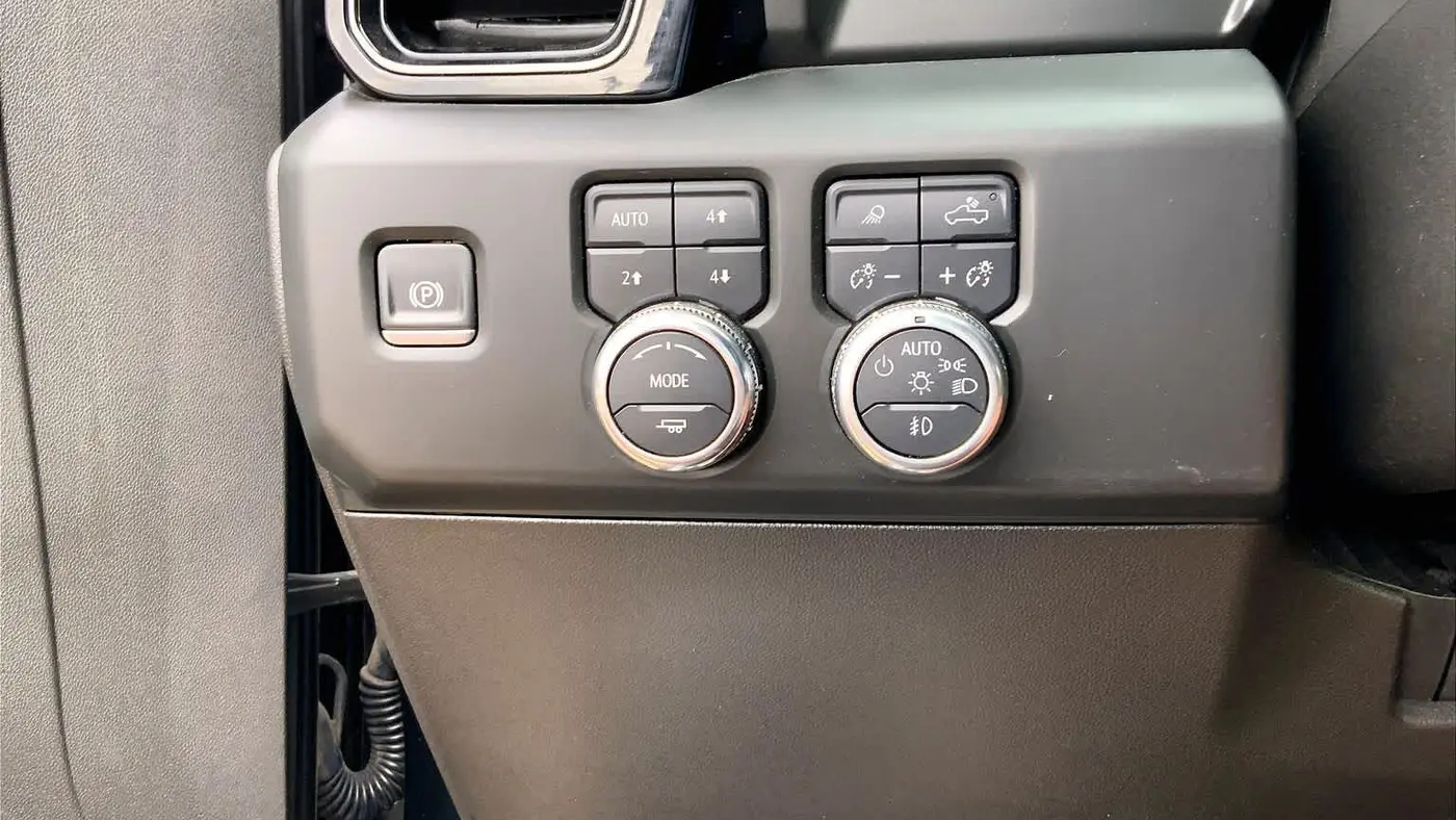2025 GMC Sierra 2500HD AT4
