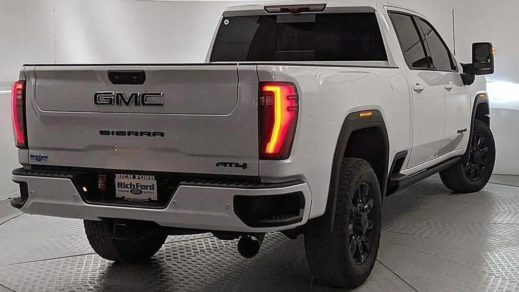 2025 GMC Sierra 2500HD AT4