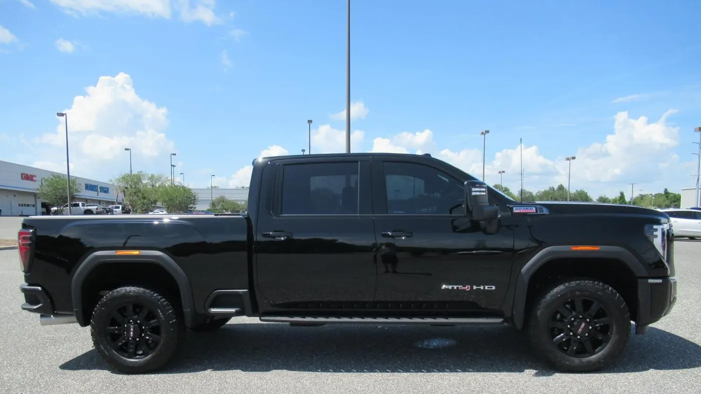 2025 GMC Sierra 2500HD AT4