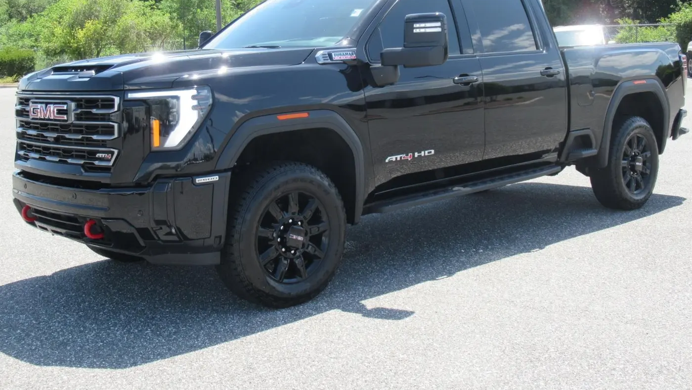 2025 GMC Sierra 2500HD AT4