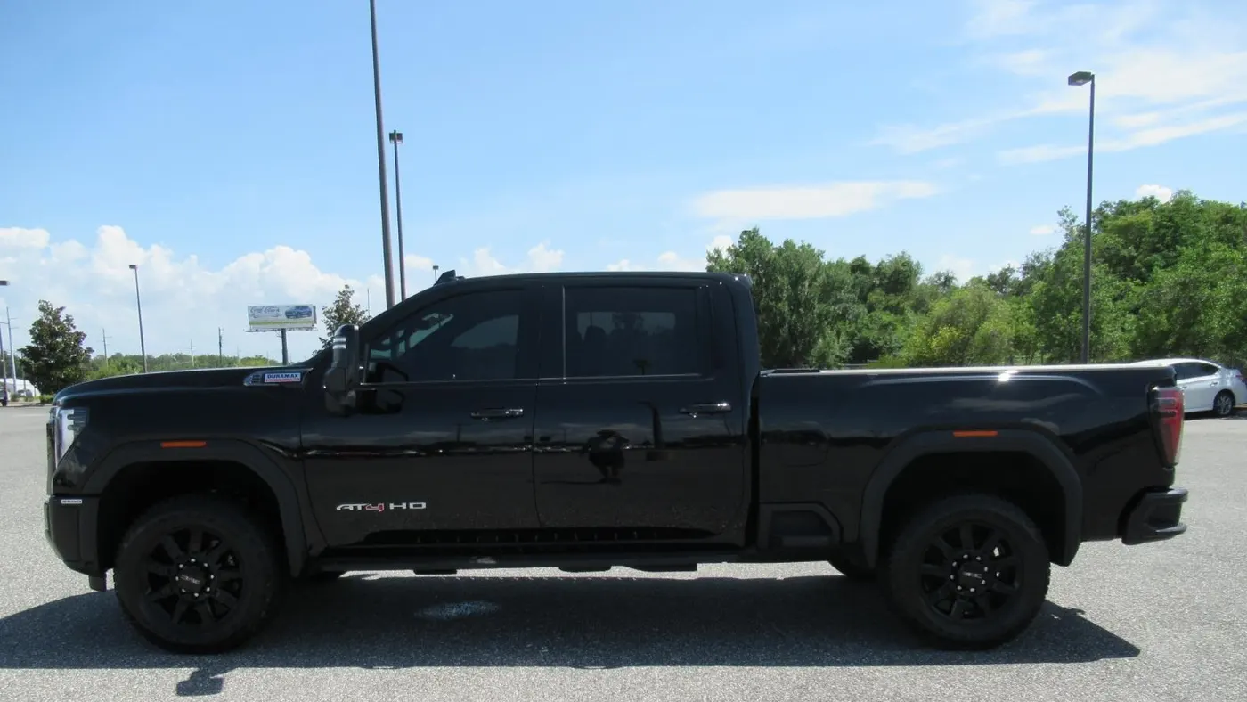 2025 GMC Sierra 2500HD AT4