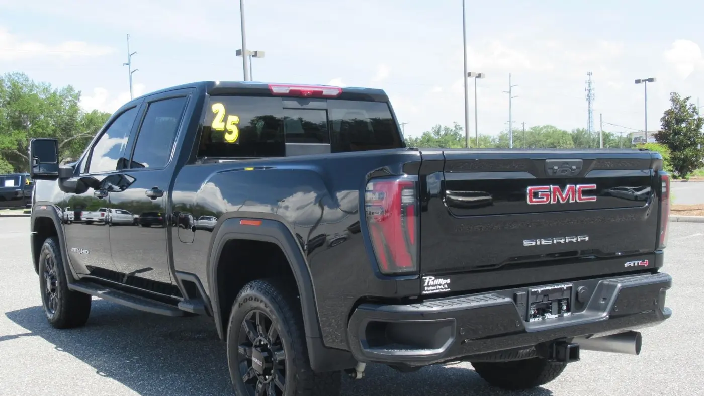2025 GMC Sierra 2500HD AT4