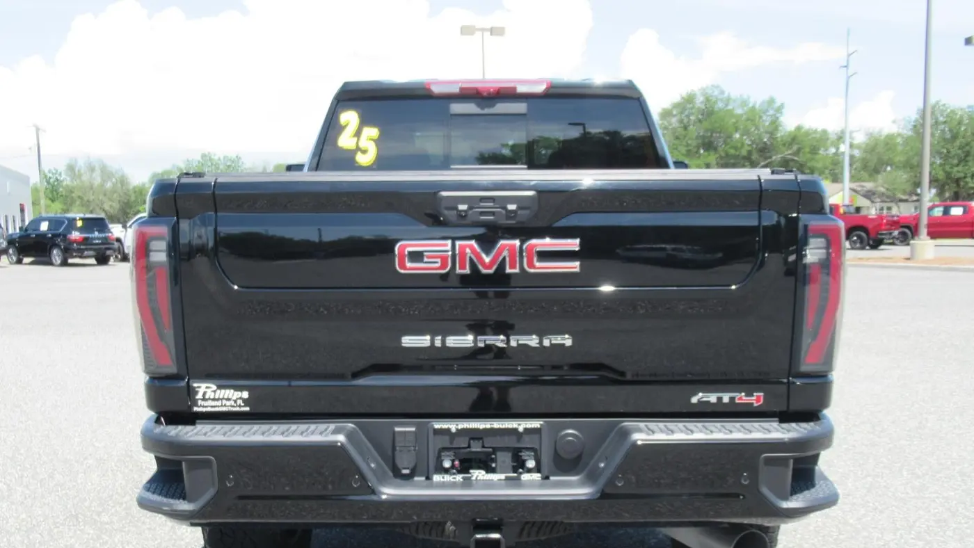 2025 GMC Sierra 2500HD AT4