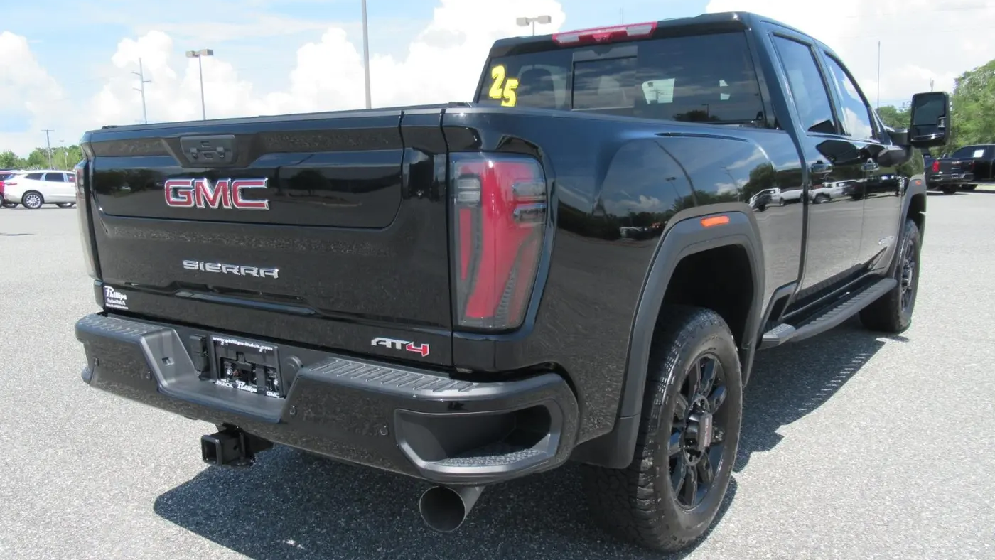 2025 GMC Sierra 2500HD AT4