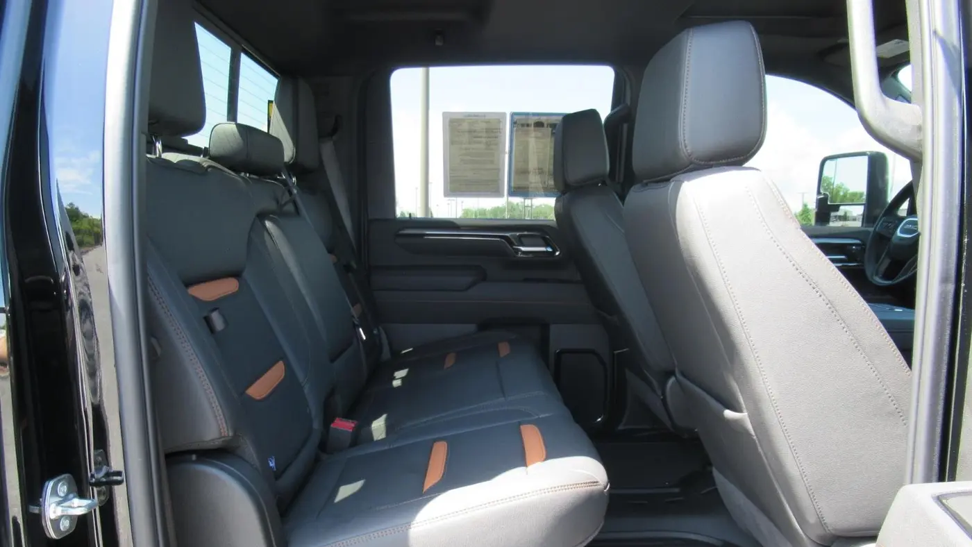2025 GMC Sierra 2500HD AT4