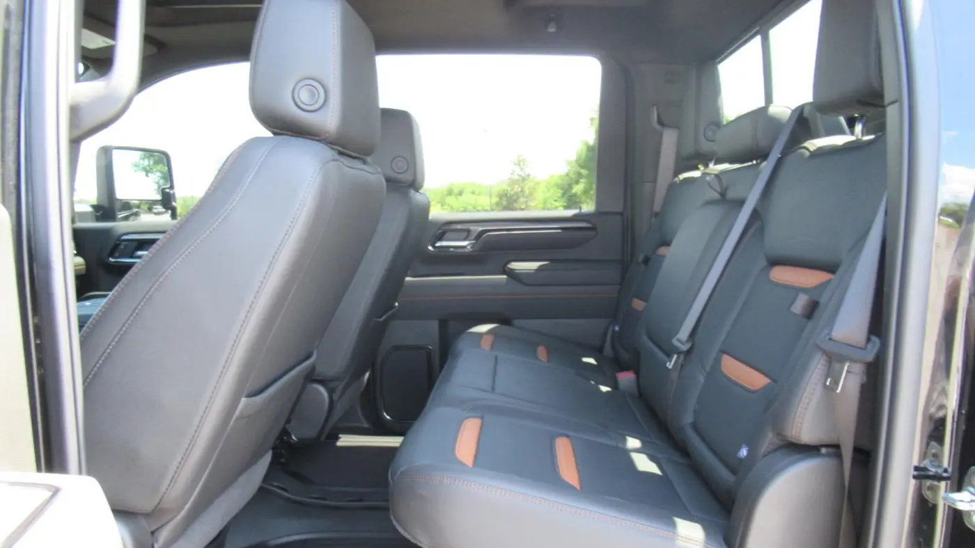 2025 GMC Sierra 2500HD AT4