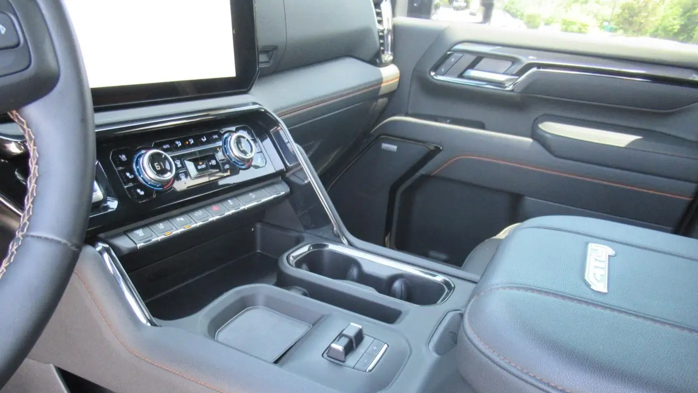 2025 GMC Sierra 2500HD AT4