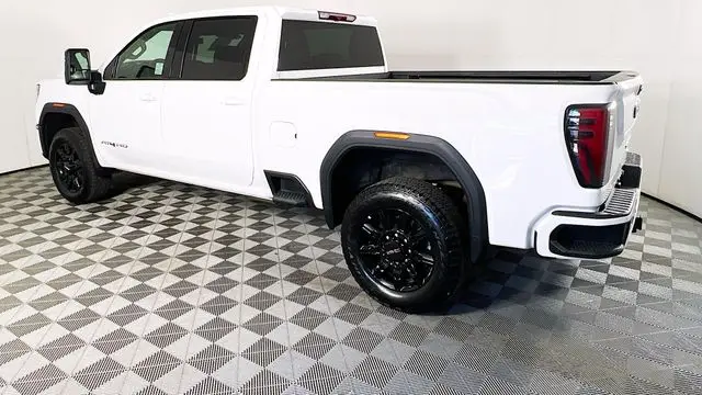 2025 GMC Sierra 2500HD AT4