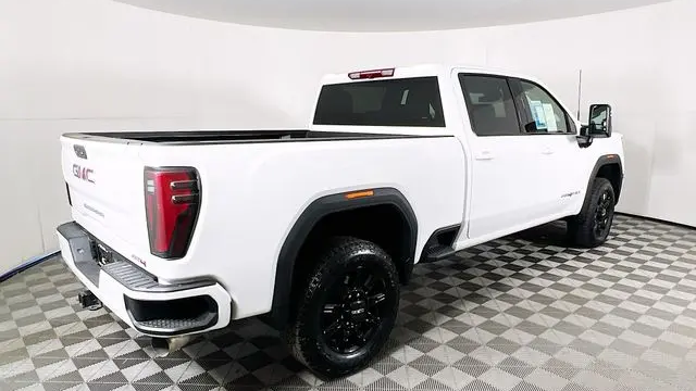 2025 GMC Sierra 2500HD AT4