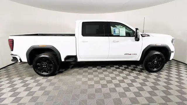 2025 GMC Sierra 2500HD AT4