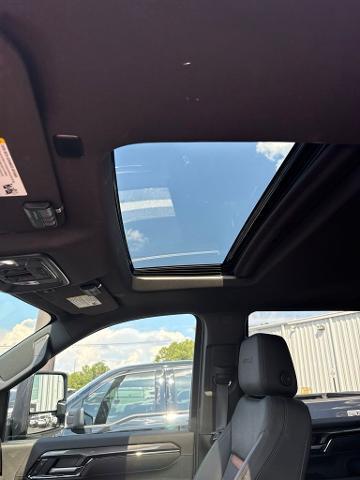 2025 GMC Sierra Hd - $73,400