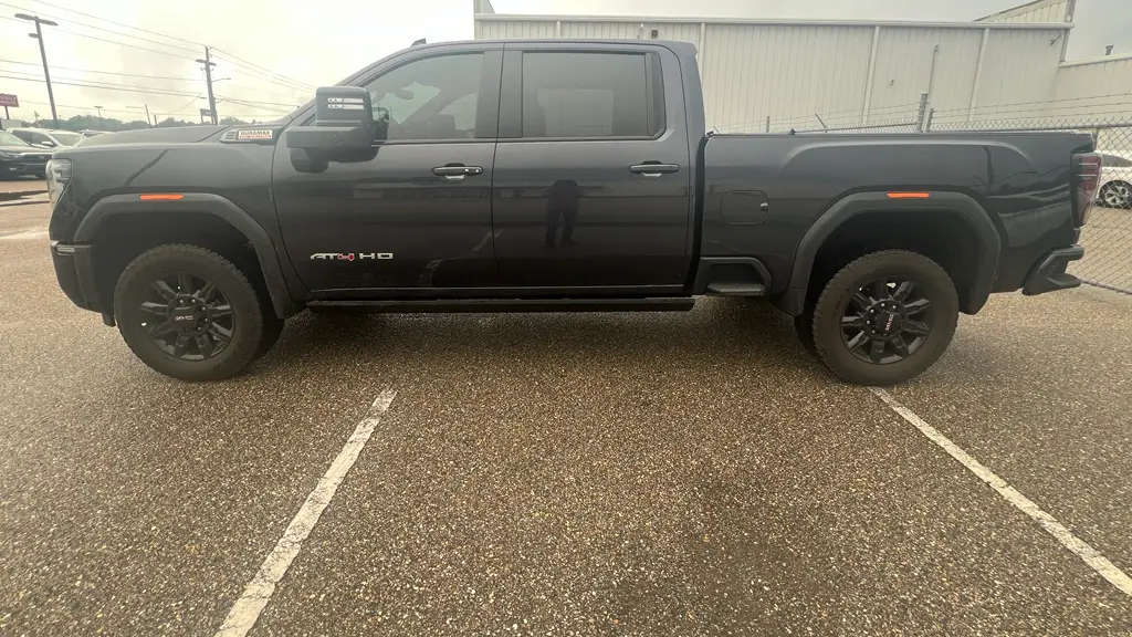 2025 GMC Sierra 2500HD AT4