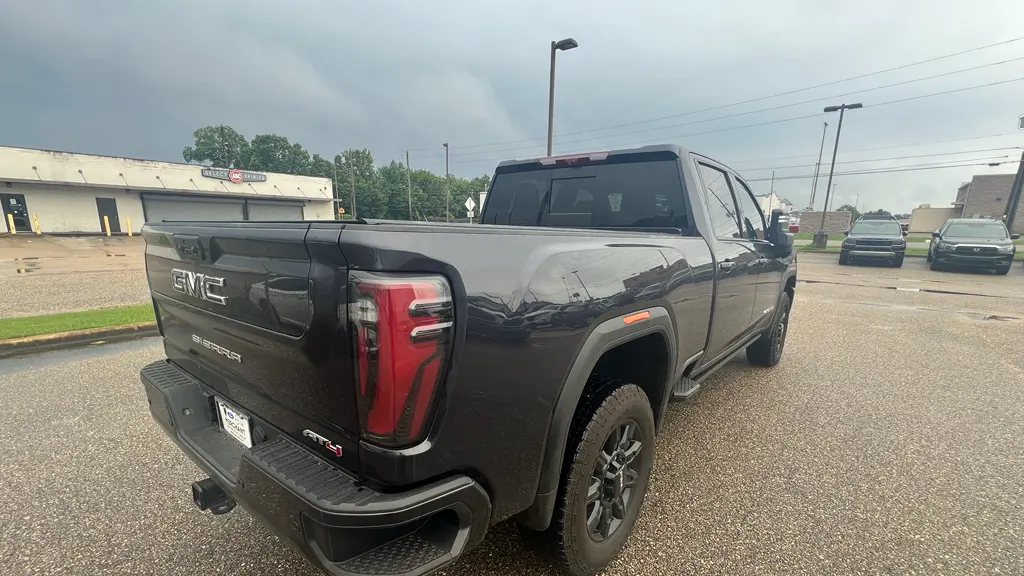 2025 GMC Sierra 2500HD AT4