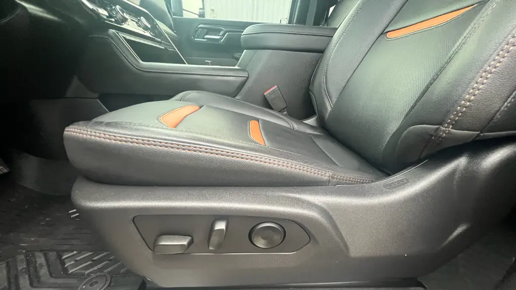 2025 GMC Sierra 2500HD AT4