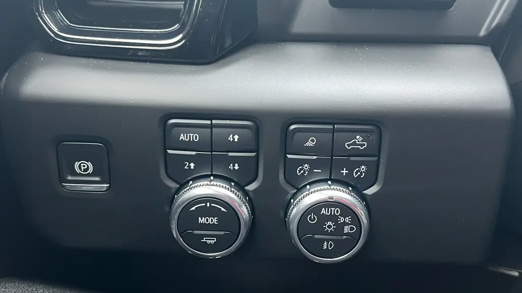 2025 GMC Sierra 2500HD AT4