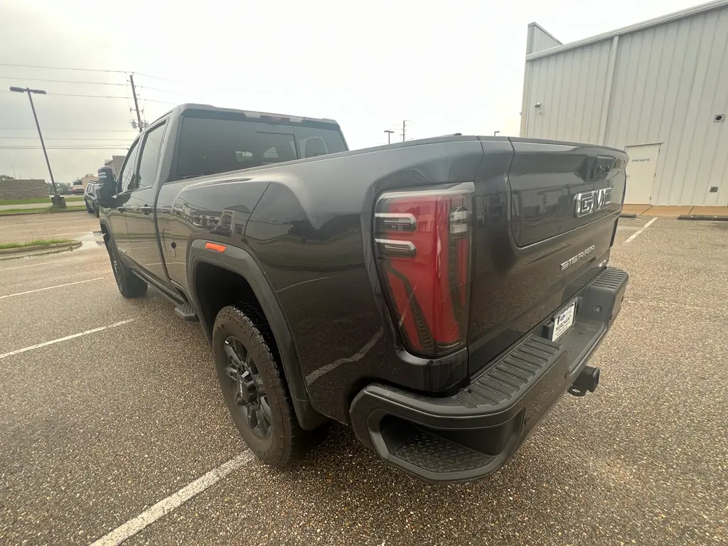 2025 GMC Sierra Hd - $76,585