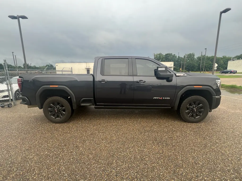 2025 GMC Sierra Hd - $76,585