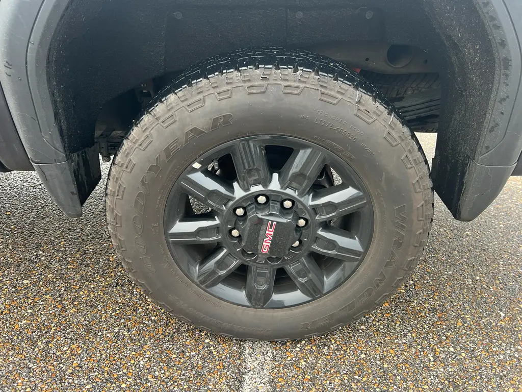 2025 GMC Sierra Hd - $76,585
