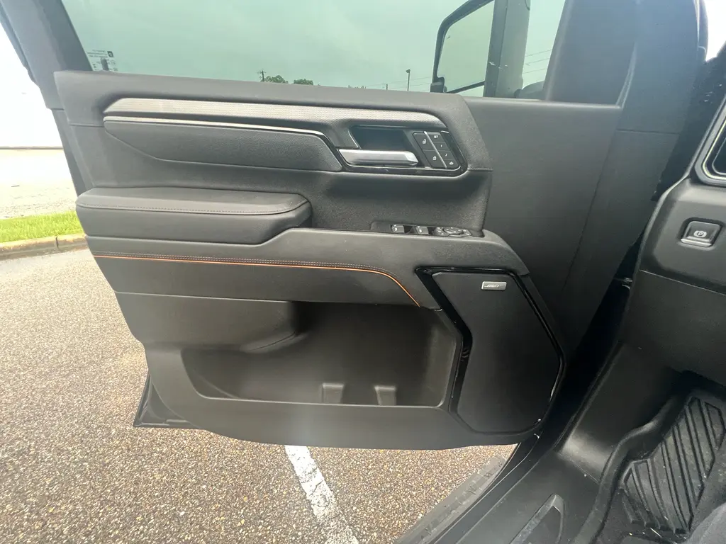 2025 GMC Sierra Hd - $76,585