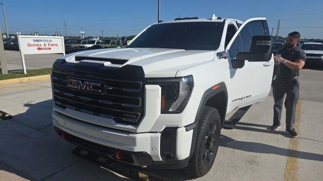 2025 GMC Sierra 2500HD AT4