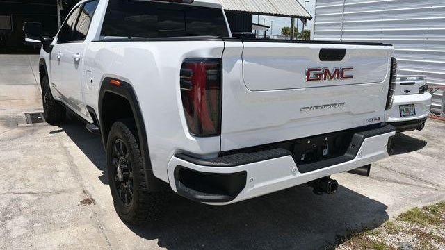2025 GMC Sierra 2500HD AT4