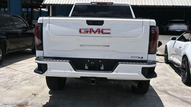2025 GMC Sierra 2500HD AT4