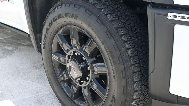 2025 GMC Sierra 2500HD AT4