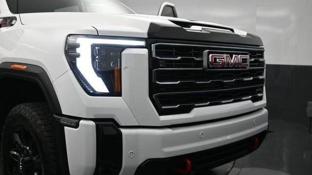2025 GMC Sierra 2500HD AT4