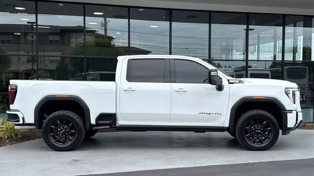 2025 GMC Sierra 2500HD AT4