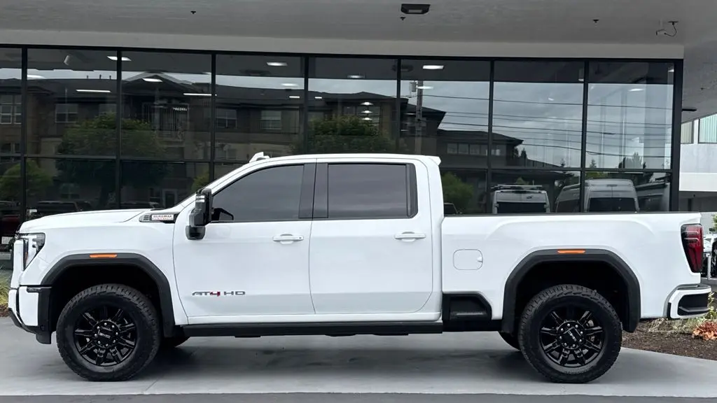 2025 GMC Sierra 2500HD AT4
