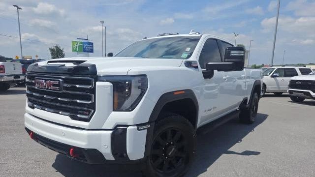 2025 GMC Sierra 2500HD AT4