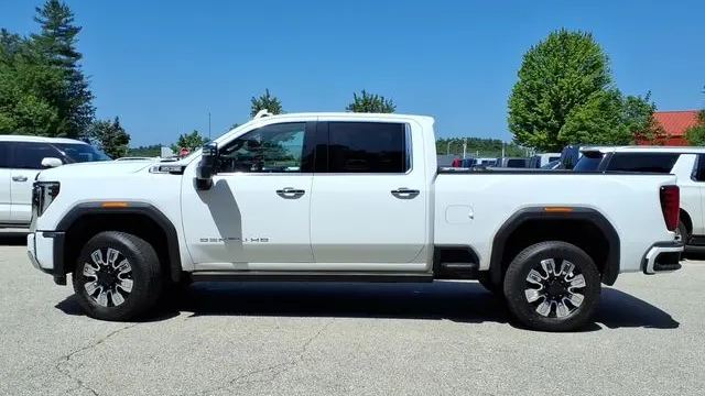 2025 GMC Sierra 2500HD Denali