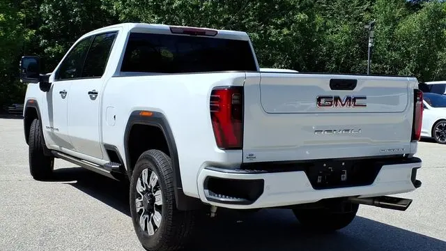 2025 GMC Sierra 2500HD Denali