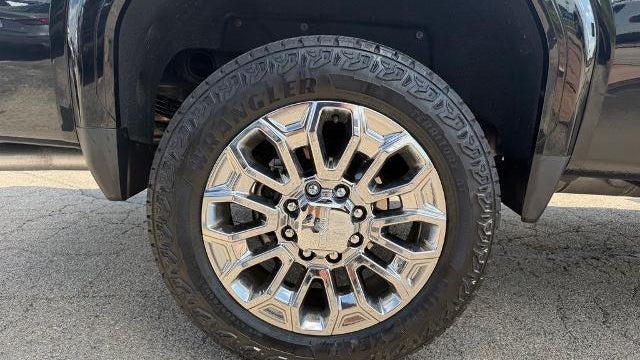 2025 GMC Sierra 2500HD Denali