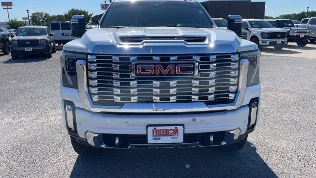 2025 GMC Sierra 2500HD Denali