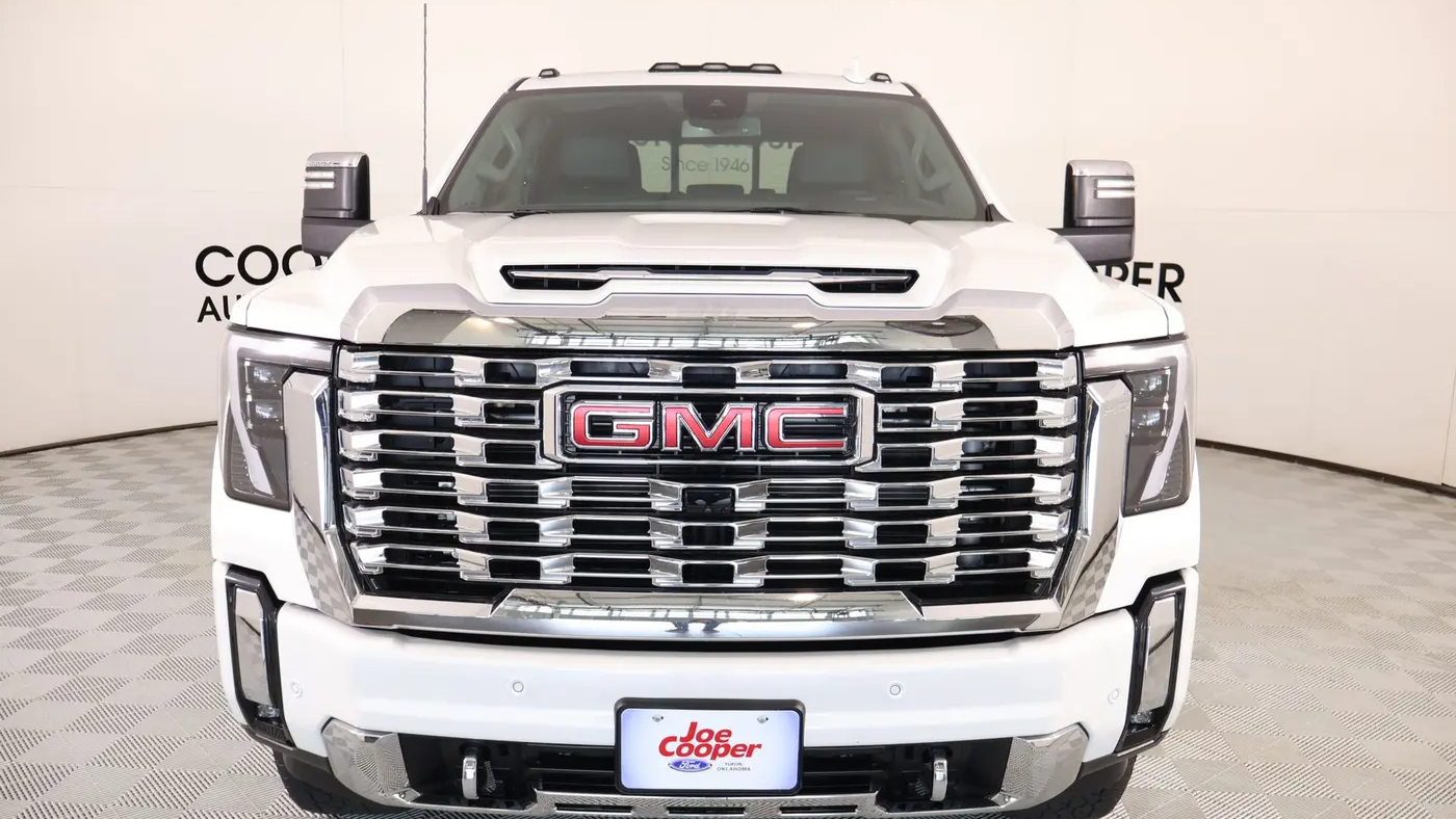 2025 GMC Sierra 2500HD Denali