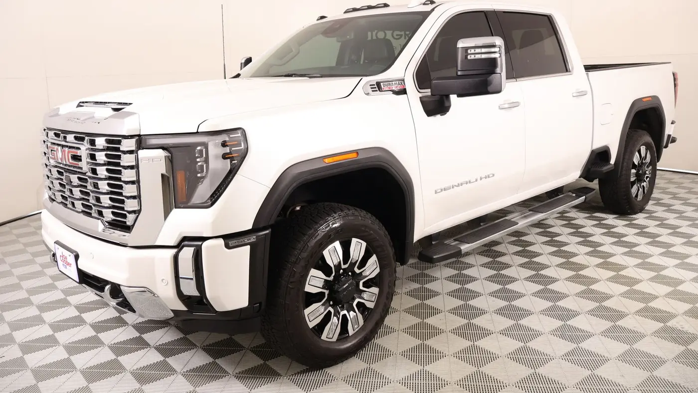 2025 GMC Sierra 2500HD Denali