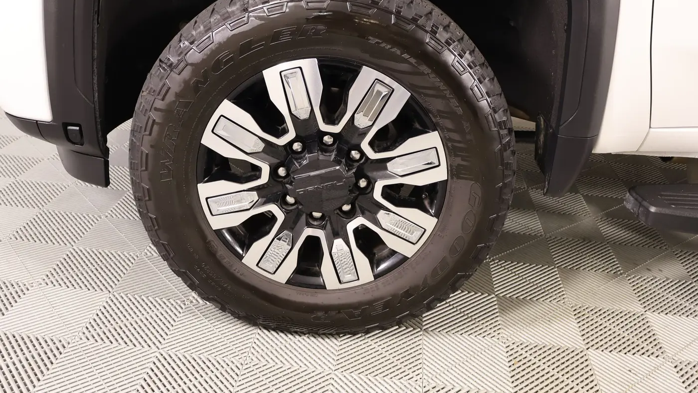 2025 GMC Sierra 2500HD Denali
