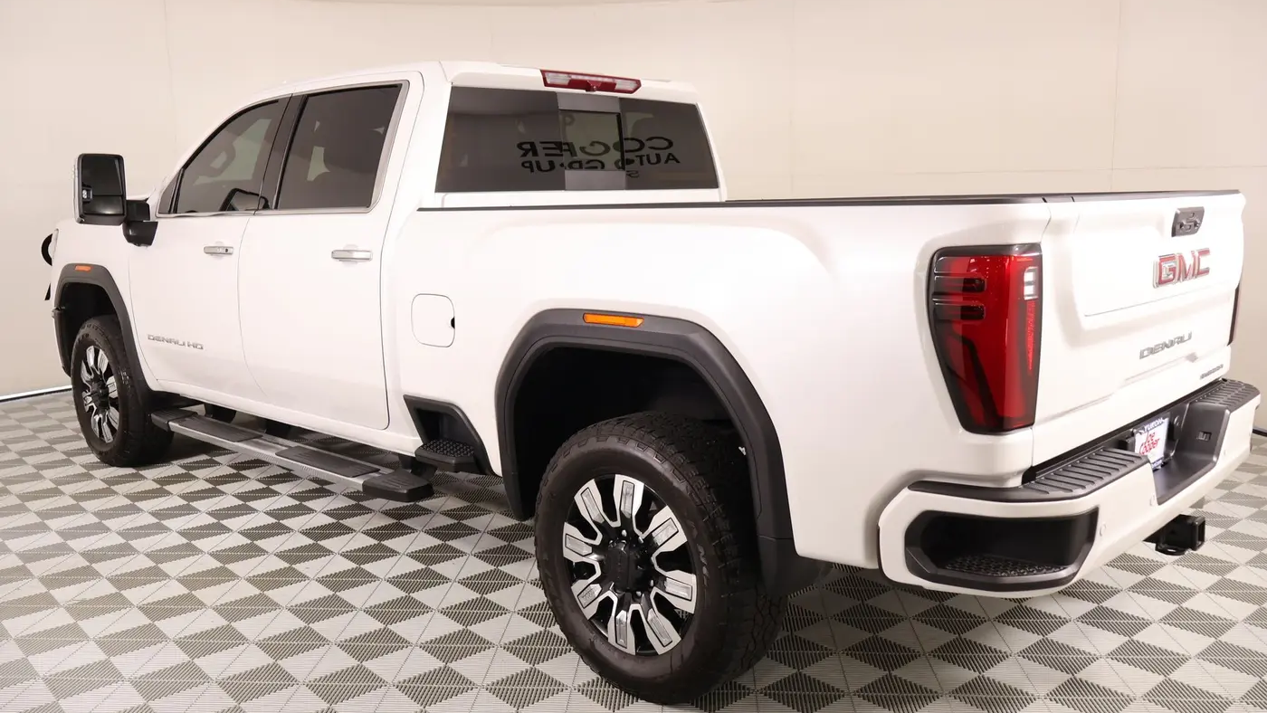 2025 GMC Sierra 2500HD Denali