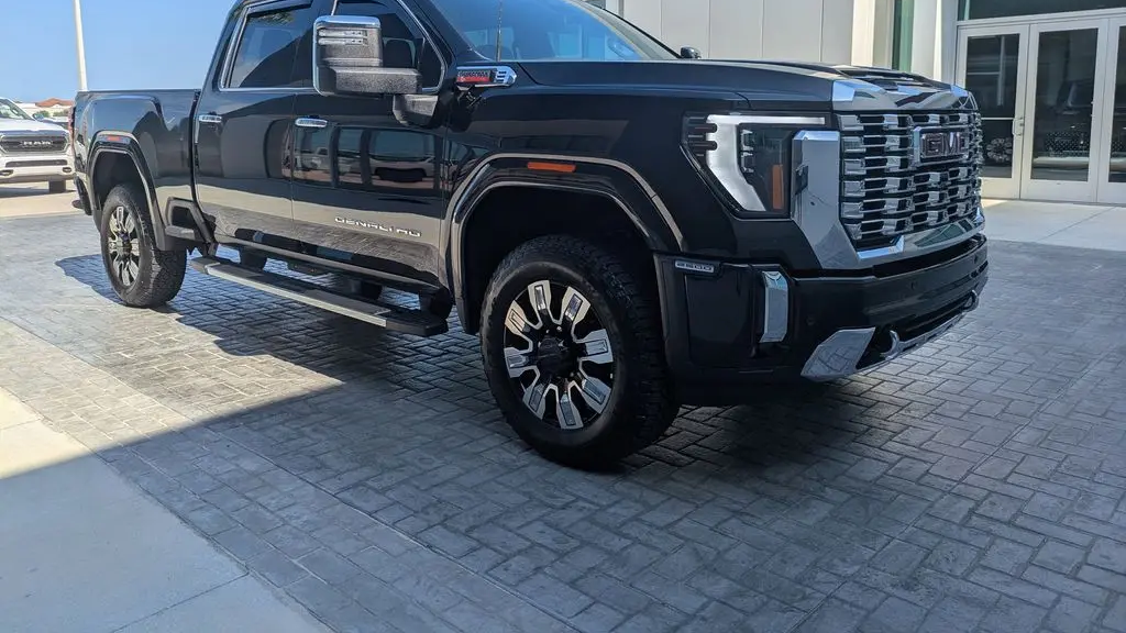 2025 GMC Sierra 2500HD Denali
