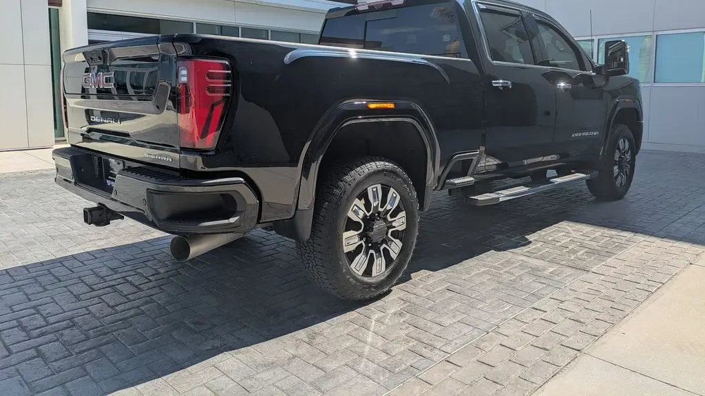 2025 GMC Sierra 2500HD Denali