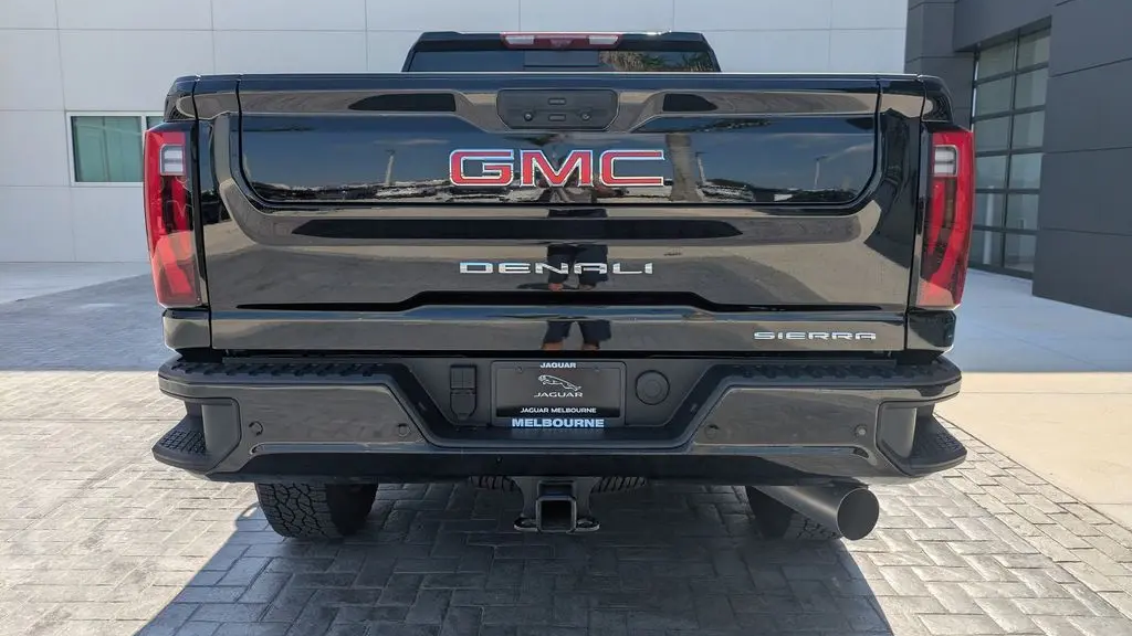 2025 GMC Sierra 2500HD Denali