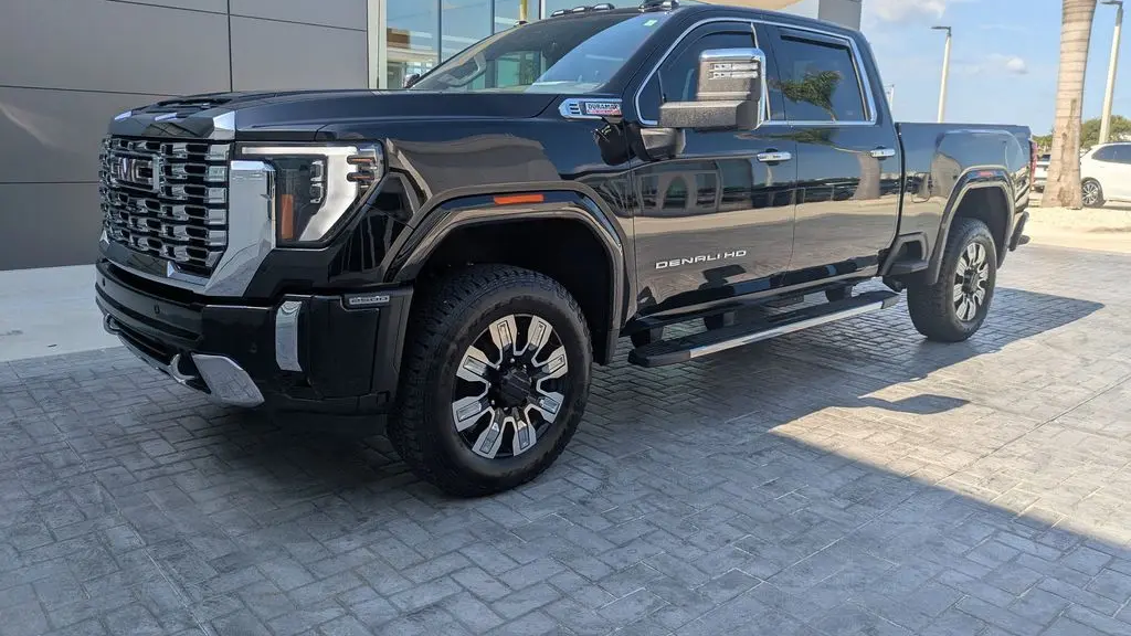 2025 GMC Sierra 2500HD Denali
