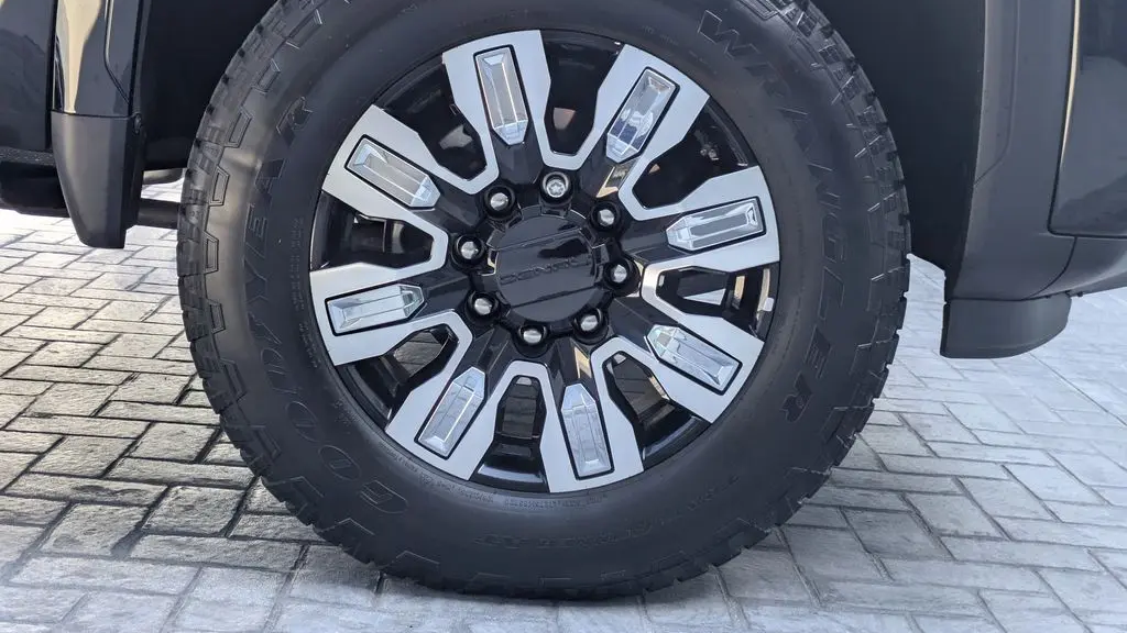 2025 GMC Sierra 2500HD Denali
