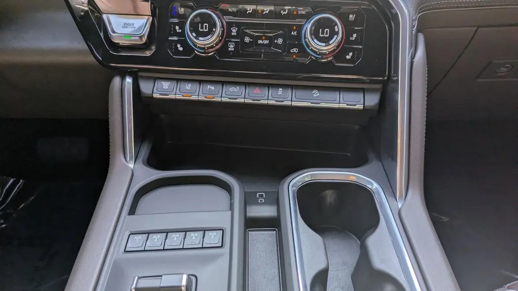2025 GMC Sierra 2500HD Denali