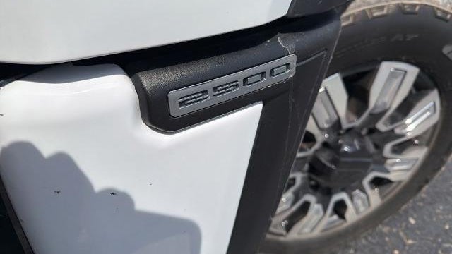 2025 GMC Sierra 2500HD Denali