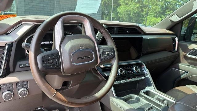 2025 GMC Sierra 2500HD Denali